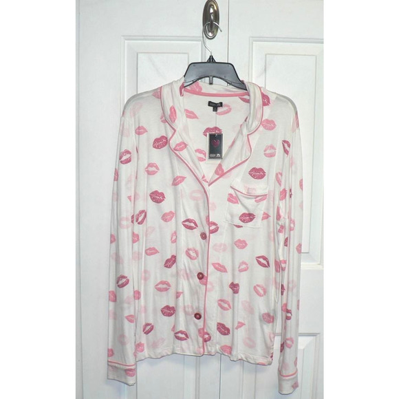 Cozy Zoe by Pj Salvage Women's Kiss Lips Printed Pajama Top Natural Large $30 - Picture 2 of 4